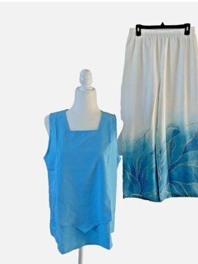 Share NWT MADE WITH ❤️ 2 Piece Pantsuit Large